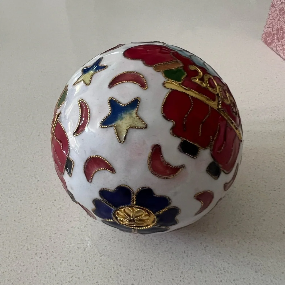 Vintage Cloisonné Santa 2000 Round Christmas Ornament In‎ Box